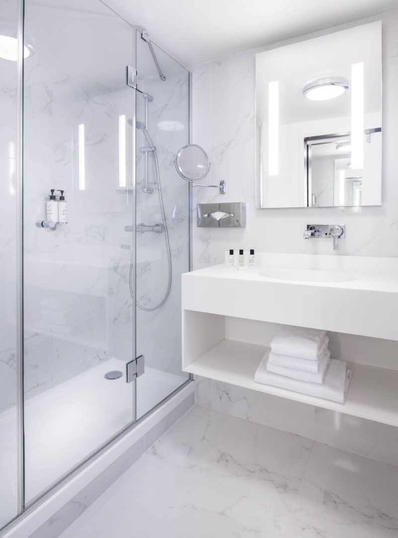 Axel Schoenert Architects: Versatile Master Bathrooms Projects