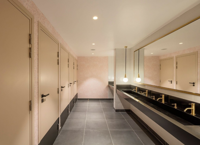 Axel Schoenert Architects: Versatile Master Bathrooms Projects