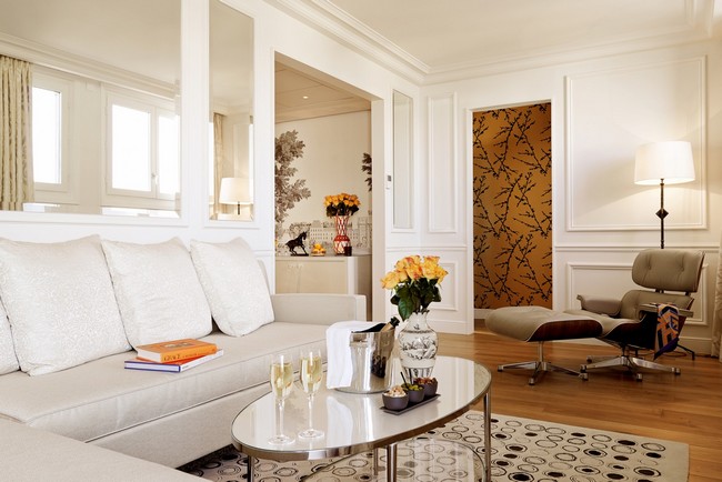 Le Grand Hôtel du Palais Royal Is An Enviable Address of Quiet Luxury 3