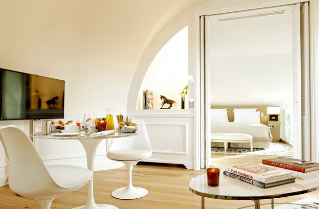 Le Grand Hôtel du Palais Royal Is An Enviable Address of Quiet Luxury 5