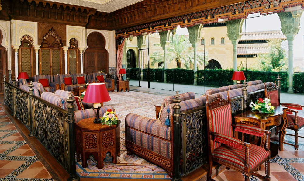 Xavier Cartron: Impressive Design Projects with Luxurious Rugs